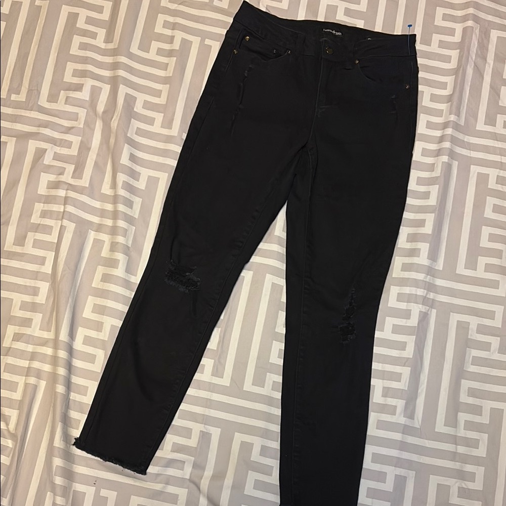 Black Skinny Jeans with Sleek Fit